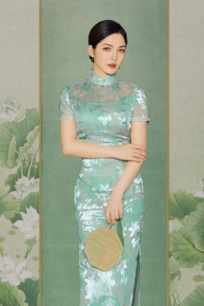回娘家的女儿与老父亲